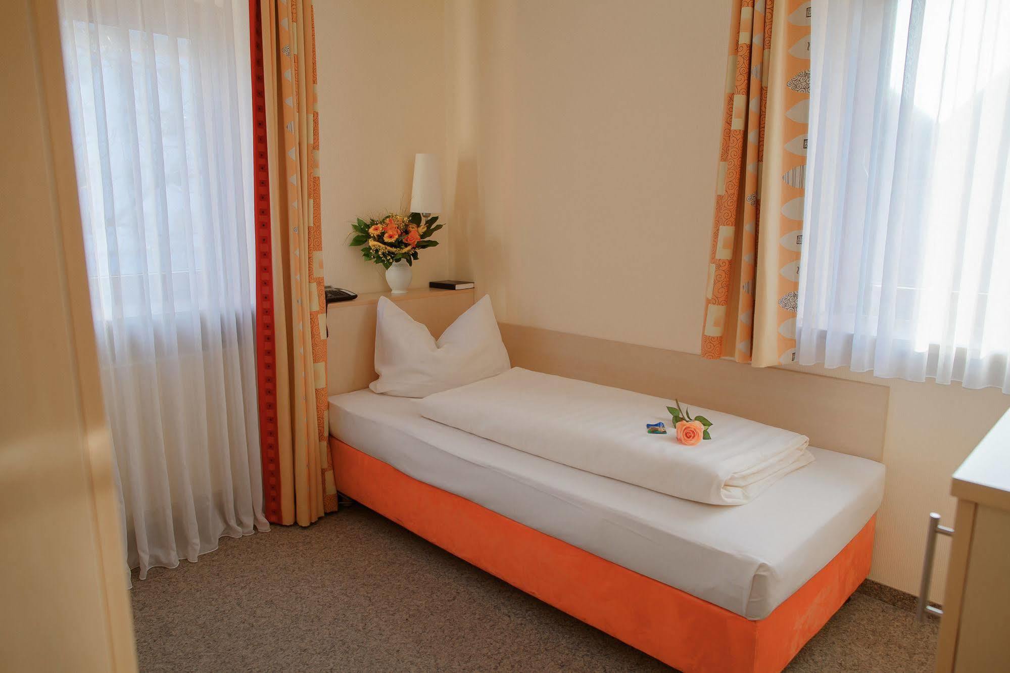 Hotel Petzengarten Нюрнберг Экстерьер фото